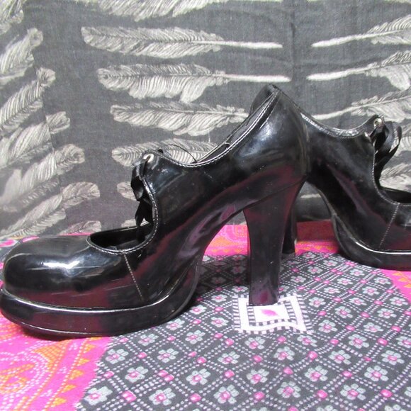 Goth Black Patent Leather Chunky Platform Heel Mary Jane Shoes *Flawed* - Picture 9 of 12